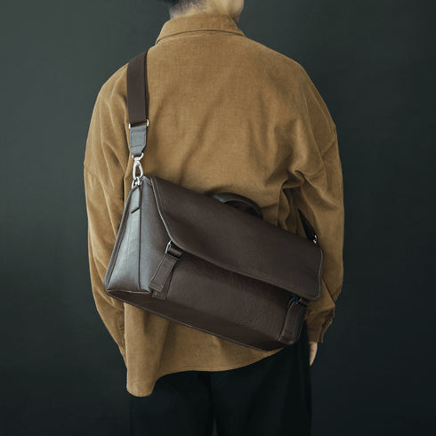 大人メッセンジャーバッグ<br> - Matera Leather - <br>(発送時期:2026年6月末) - SINSIN