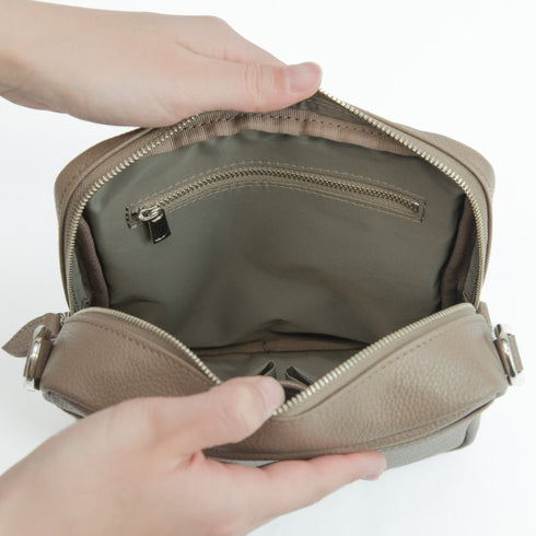 大人クロスボディバッグ<br> - Premium Leather - <br>(発送時期:2026年7月末) - SINSIN