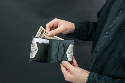 ヒマラヤクロコダイルレザー 極小二つ折り財布 Coupe - クッペ - 新進工房