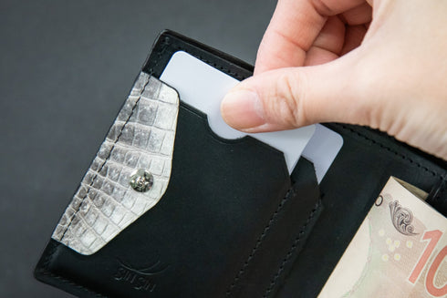 ヒマラヤクロコダイルレザー 極小二つ折り財布 Coupe - クッペ - 新進工房