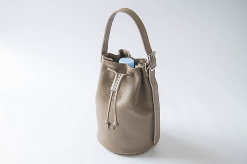 大人巾着バッグ プレミアムレザー - 新進工房