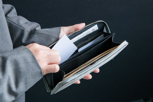 極薄長財布レガーロ - regalo - ヒマラヤクロコダイルレザー スノーホワイト (発送時期:2月末頃) - 新進工房